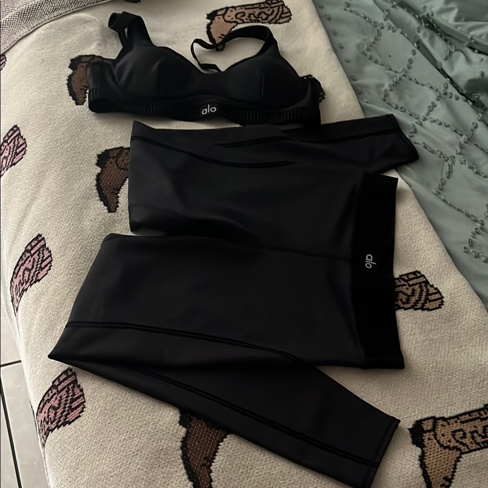 Alo Black Sports Bra and Leggings Set